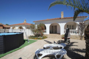 Riumar 'Cormoran', 290m to beach, private pool, On-Site-Service, dog beach